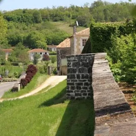 Chateau Manoir De La Leche 住宿加早餐酒店 Touvre