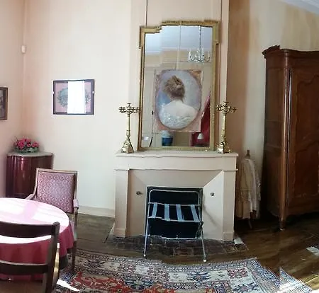 Chateau Manoir De La Leche 住宿加早餐酒店